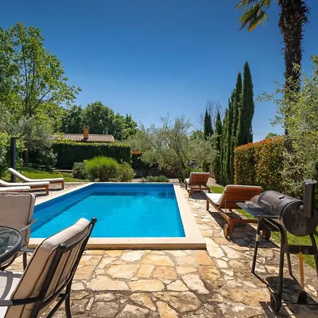 Rustic Cehici With Pool In Sveti Lovrec וילה