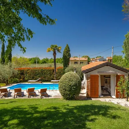 Rustic Cehici With Pool In Sveti Lovrec