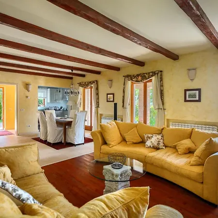 Villa Rustic Cehici With Pool In Sveti Lovrec