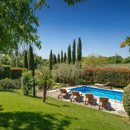 Villa Rustic Cehici With Pool In Sveti Lovrec *
