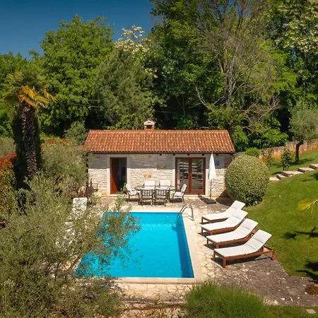 Rustic Cehici With Pool In Sveti Lovrec *
