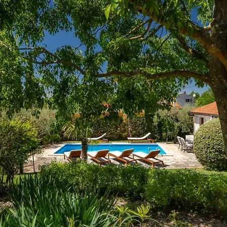 Rustic Cehici With Pool In Sveti Lovrec * Jehnici