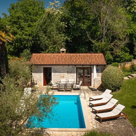 Rustic Cehici With Pool In Sveti Lovrec *