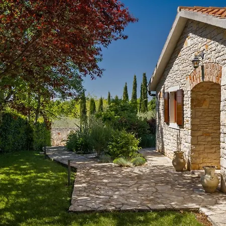 Rustic Cehici With Pool In Sveti Lovrec * Jehnici