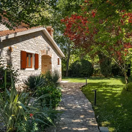 Rustic Cehici With Pool In Sveti Lovrec * Jehnici