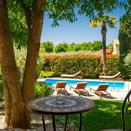 Rustic Cehici With Pool In Sveti Lovrec * Jehnici